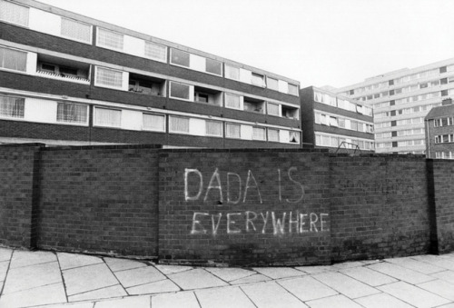 modernauta:SOCIAL & POLITICAL GRAFFITI IN THE UK (10 Pics)‘Black is Beautiful’ Moss Side, Manche