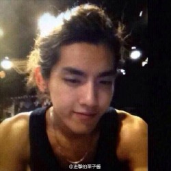 fuckyeah-wuyifan:  Wu Yi Fan/Kris Pre debut