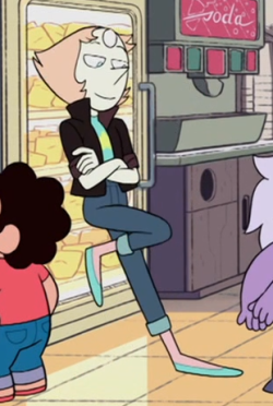 underthecroaktree:  Pearl can LITERALLY pull