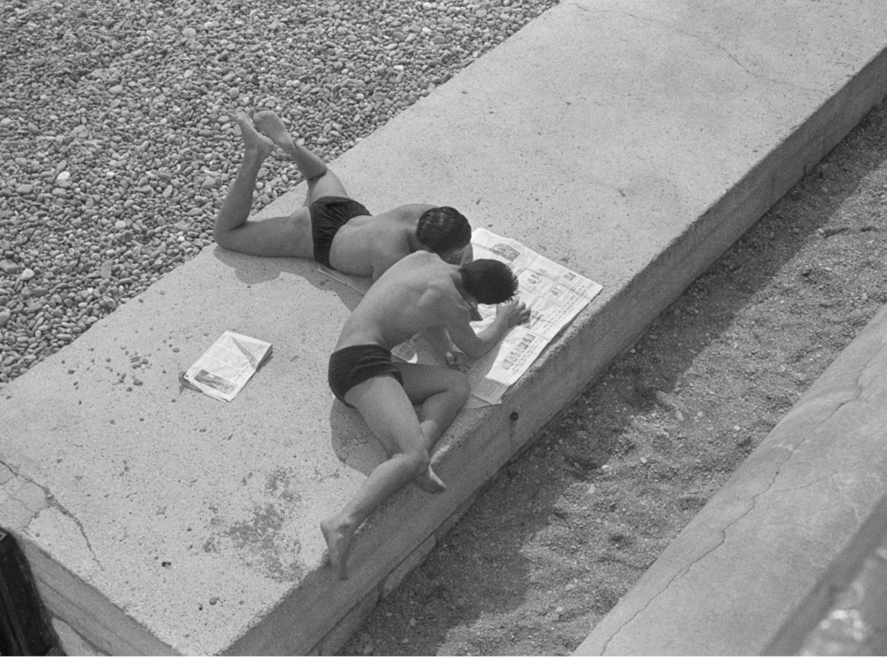 newloverofbeauty:Roman Vishniac:  Bathers in Nice, France  (1939)