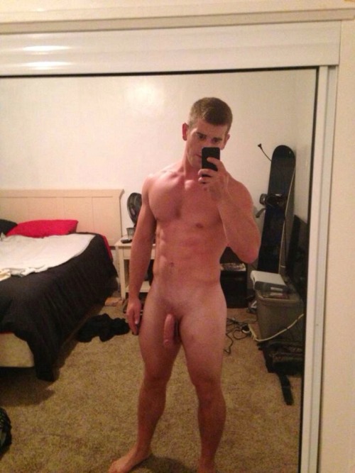 hothunksbubblebutts:Follow Hot Hunks & Big Bubble Butts, home to one of the hottest archives on tumblr.