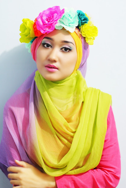 hijab-wearitright:Dian Pelangi, Indonesian fashion designer.