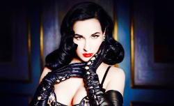 glamorousvintagesoul:  Dita Von Teese   Glamorous❤Vintage❤Soul