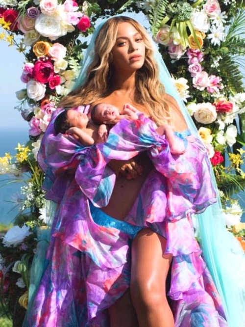 beyvenchy:BEYONCÉ + FLOWERS