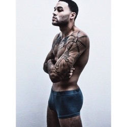 midfc90:  donbenjamin:  Who needs clothes. Photo By the amazing @Leonardocorredor #wilhelmina #model #portfolio  