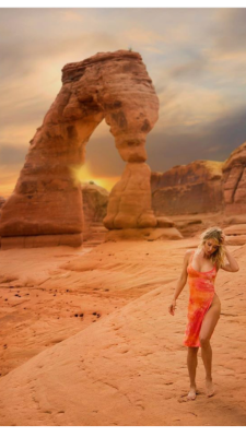 groovyscooter:  Sara Underwood - Delicate Arch