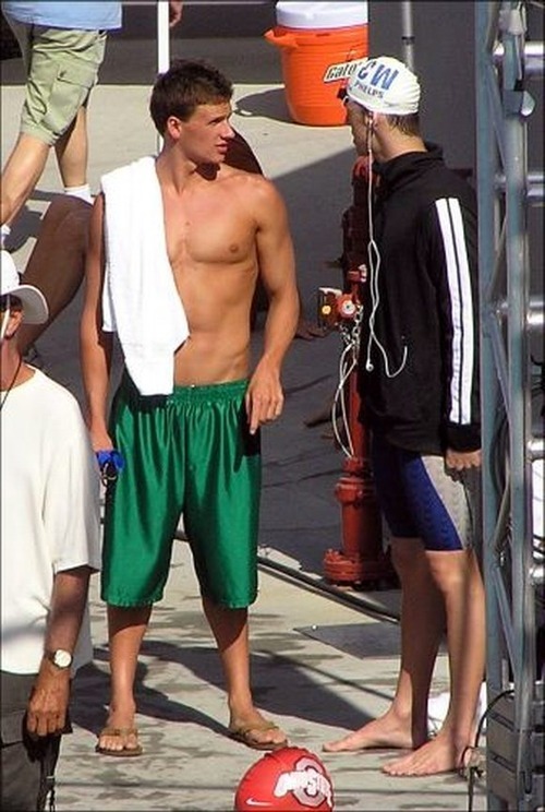 basketballshortsftw:  boyshorts89:  Ryan Lochte  😍😍😍