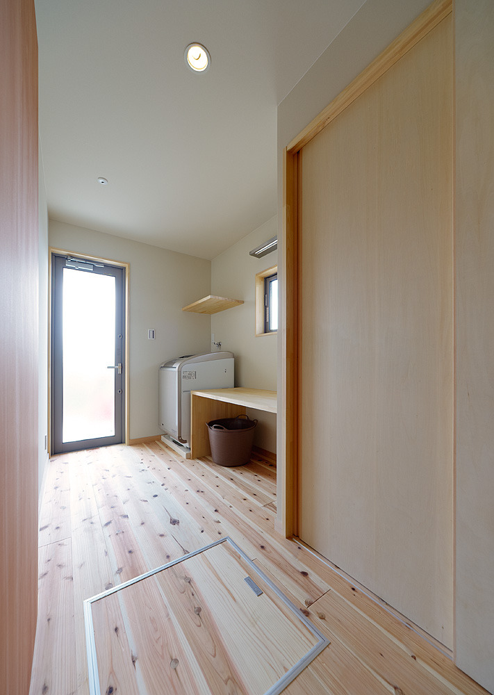 jpn-arch:  T-house＿住宅 // coil kazuteru matumura architects {ph cr. Yoshiro