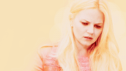 daexnerys:emma swan + hair down requested by: @ofkingfrank