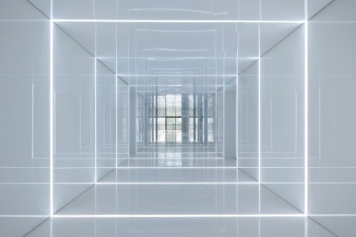 throughjo:
“white, glass, slight lighted corridor…
Glass office SOHO China by AIM Architecture
”