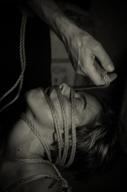 sensuouslydark:  Kinbaku: Osada Steve Model: