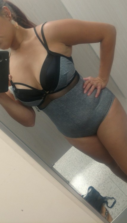 sexymama-85: sexymama-85: sexymama-85: Retail therapy ️ @bluntsandsexthoo-blog aww hunny that’s pret