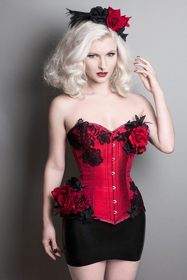 moderncorsetiere:  corsetiere : Boom! Boom! Baby! links: Facebook | Pinterest |