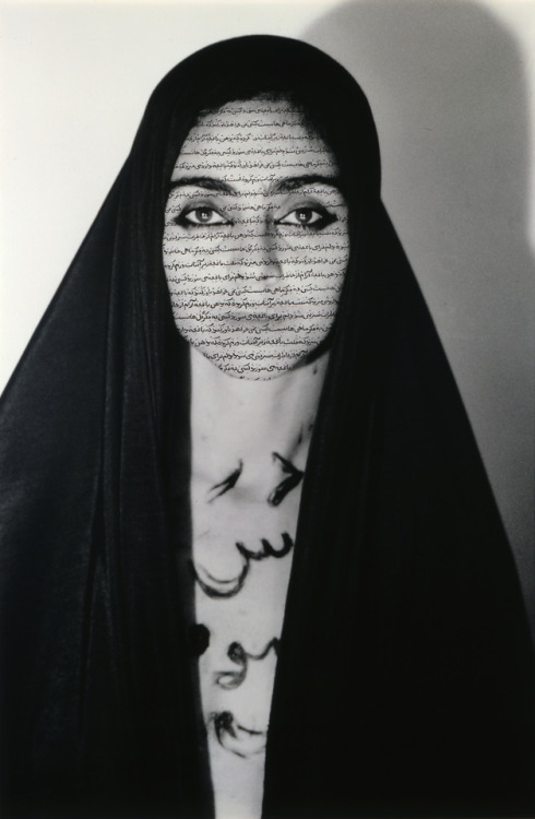  Shirin Neshat, Unveiling (from the series Women of Allah), 1993. 