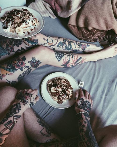 thebrokenhalfmoon:  The moment when your girl makes u some pancakes. @frnksson