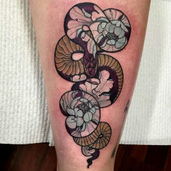 thievinggenius:  Tattoo done by Hannah Flowers.