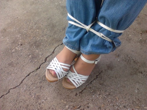 ohiohosewolf:#TiedUpThursday Angelica in tan #pantyhose and #chunkysandals with her legs bound.