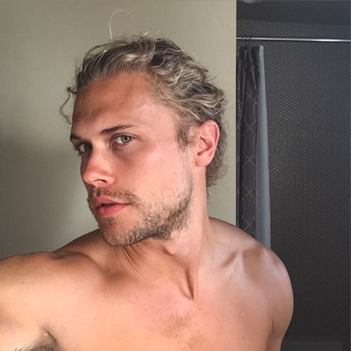 @christophermason_How fast can a tan fade? Let&rsquo;s see&hellip;