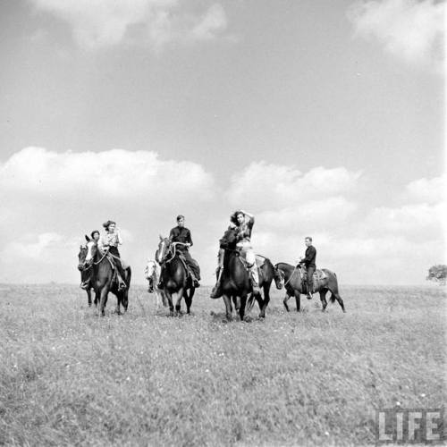 Victoria, Texas(Dmitri Kessel. 1942)