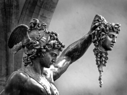 artesbw:Death of Medusa  Benvenuto Cellini  