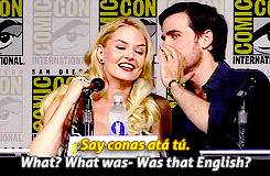 fairestregal:Colin teaching Jen when a fan asked her to do an Irish accent— (x)