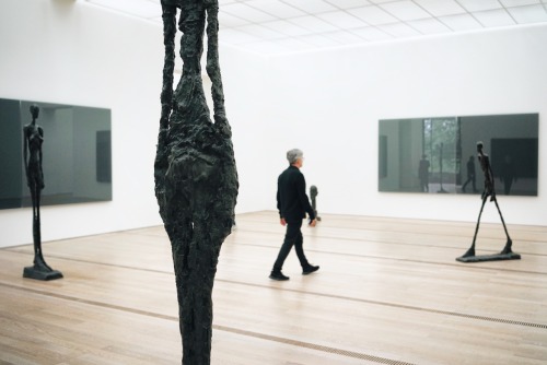 Walking in a mirror, Giacometti Basel, Jun 2016 c. ilaria filippi