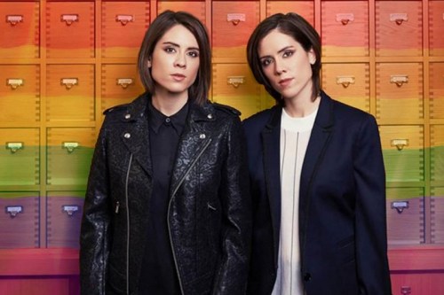 yourdailyqueer:  Tegan and Sara QuinGender: FemaleSexuality: QueerDOB: 19 September 1980 Ethnicity: 