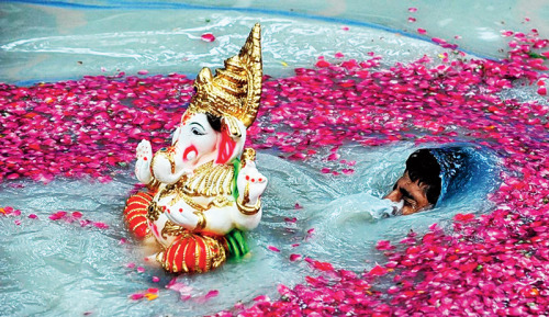 greenjaydeep:Immersion of Ganesha on Fri in Mumbai