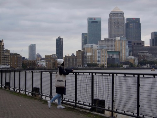 coyamada: “London”【2016 10/5-10/10】滞在先近くのテムズ川にカワイイ猫ちゃんがいました。