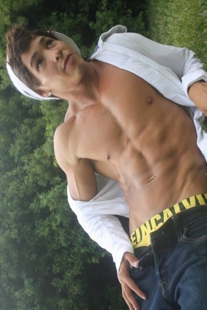 https://sexyboysbeingsexy.tumblr.com/post/118827205454