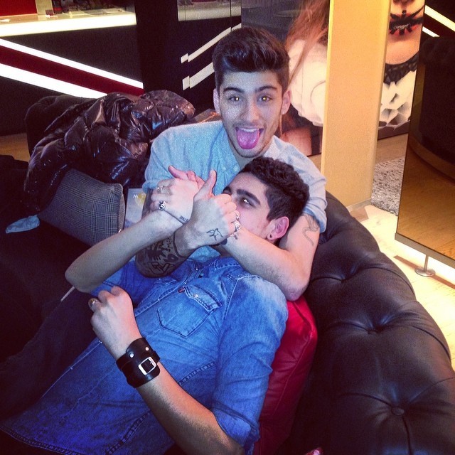 direct-news:  @ben_carter6: Boys night!! @niazkilam #drunk #zaynmalik #zayn #cousinlove