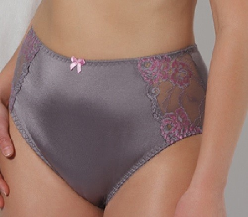 pantytimes: iwrabra:  lovely panties  Very nice