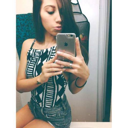 penetrate808: God damn Hunter is fine.