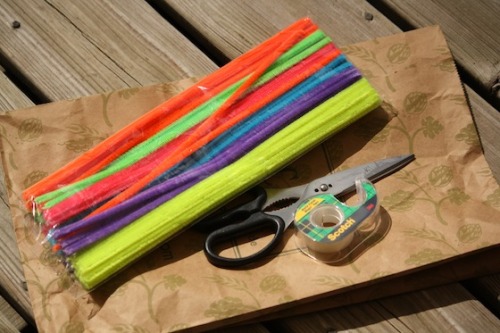 &ldquo;Bug Headbands&rdquo;  Things you&rsquo;ll need: - paper bag - pipe cleaners - sci