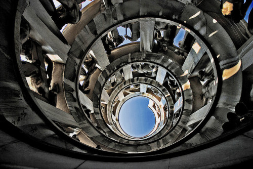 s-h-e-e-r:spirale by remuz [Jack The Ripper] on Flickr.Cimitero Monumentale, Milano