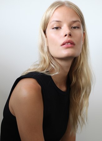 victoriassecretangelsss:  Alena Blohm 