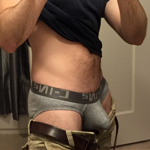 boyfriendunderwear: Bathroom bulge