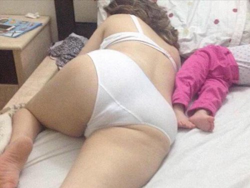 zana-suka-makan-luar-us: watul83: faizzwan: Milf lafi wow Cute