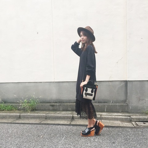 松本愛hat → united arrowsone piece → LAYMEEshoes → Daniella &amp; Gemmabag → ce
