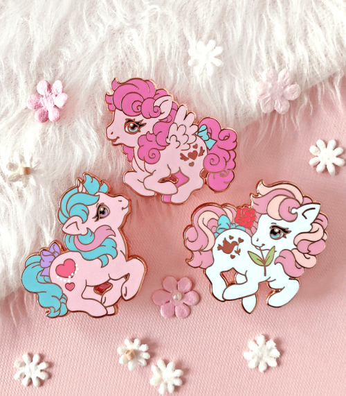 Love is in the air and these pretty pink ponies are prancing into your heart ♥ My newest set of limi