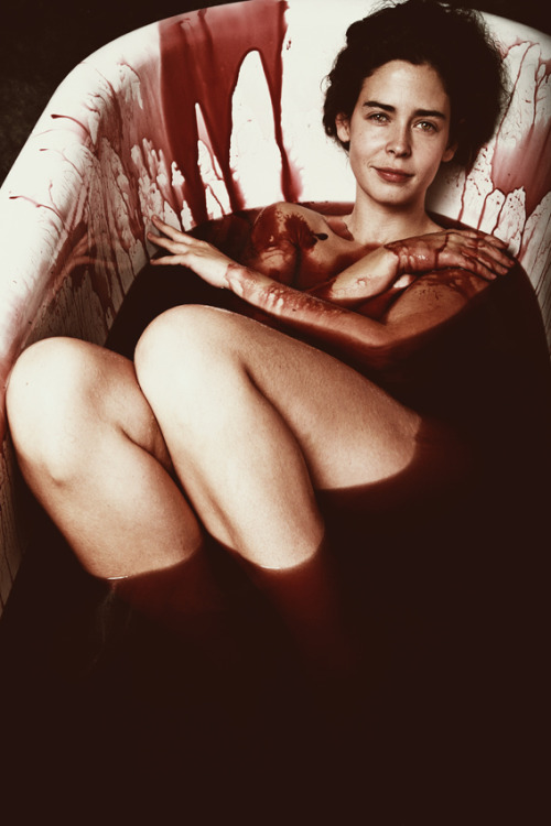 serialkillersandblood:  I’m feeling a bit historical today, and whats not to love about a woman that bathes in blood?