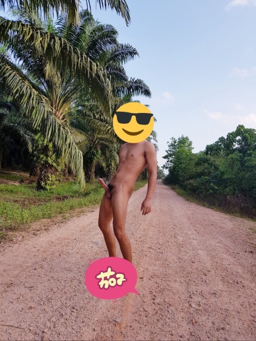 Sex malaysianoutdoorsex:  Naked outdoor is the pictures