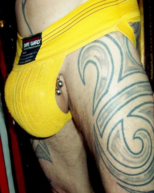 bbincumming2:  dawgman:  packed pouch  More than 17500 followers in 1 month! Follow BBINCUMMING2 to find out why! http://bbincumming2.tumblr.com
