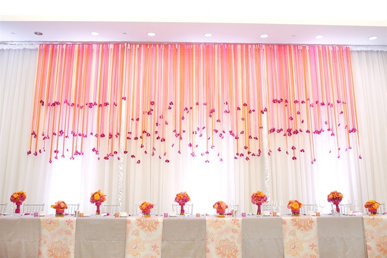 beautifulsouthasianbrides:  Images by:Gucio Photography Decorator: Evan Orion @ Flowerz