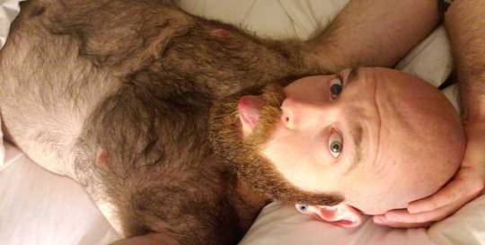 dicklectictastes: When you are bored in the hotel room. 