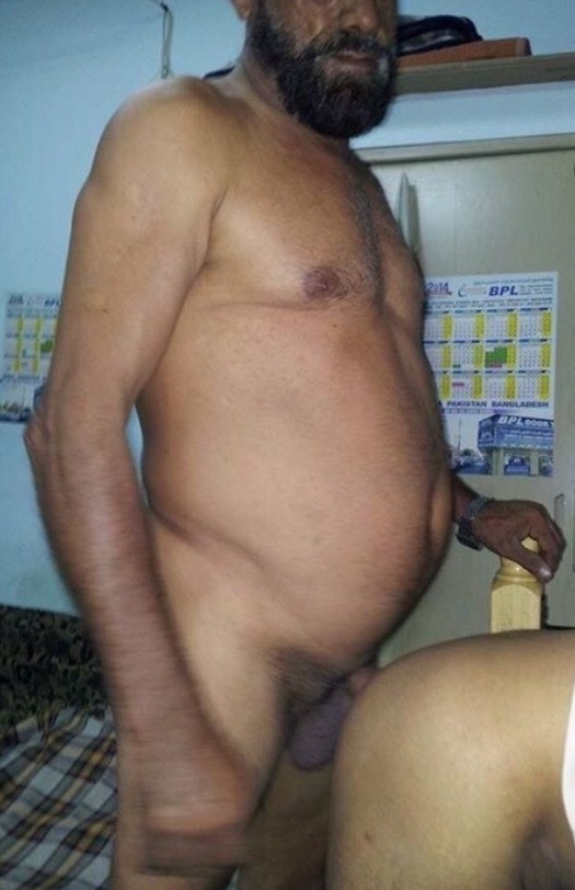 feelix15:  Je donne mon Cul aux Vieux Arabes…