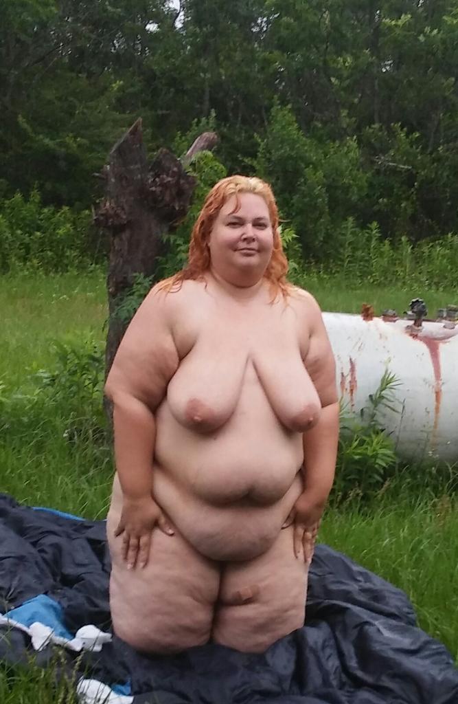 the1andonlyppleasure:  Angela playing in the rain in geogia. reblog if you like what