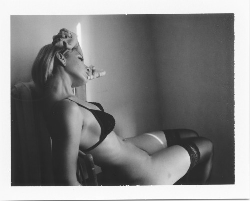lobbiaz:  All of these Polaroids of Sadie Von Paris are for sale. Contact me for rates http://lobbiaz.com/instant 