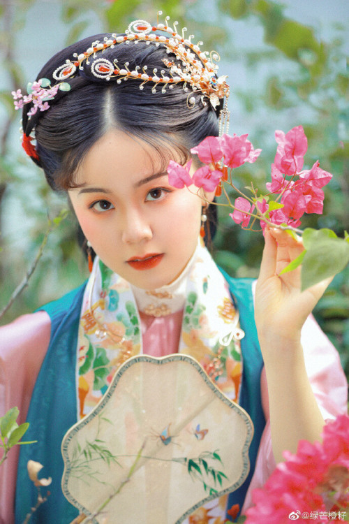 hanfugallery:chinese hanfu &amp; hairstyles &amp; makeup