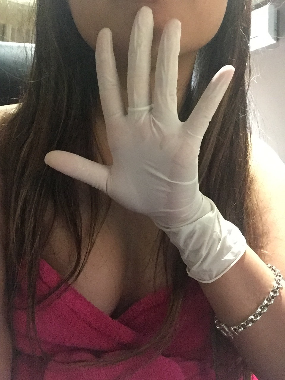 glovebabe: Posing for all you beautiful people xo